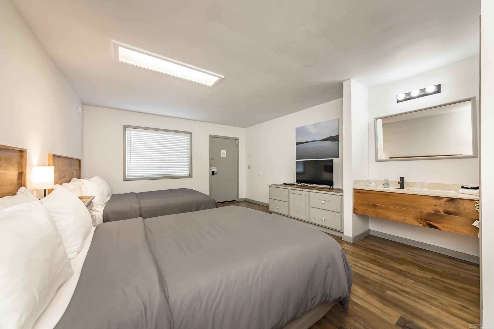 Metes & Bounds - Commercial Sale