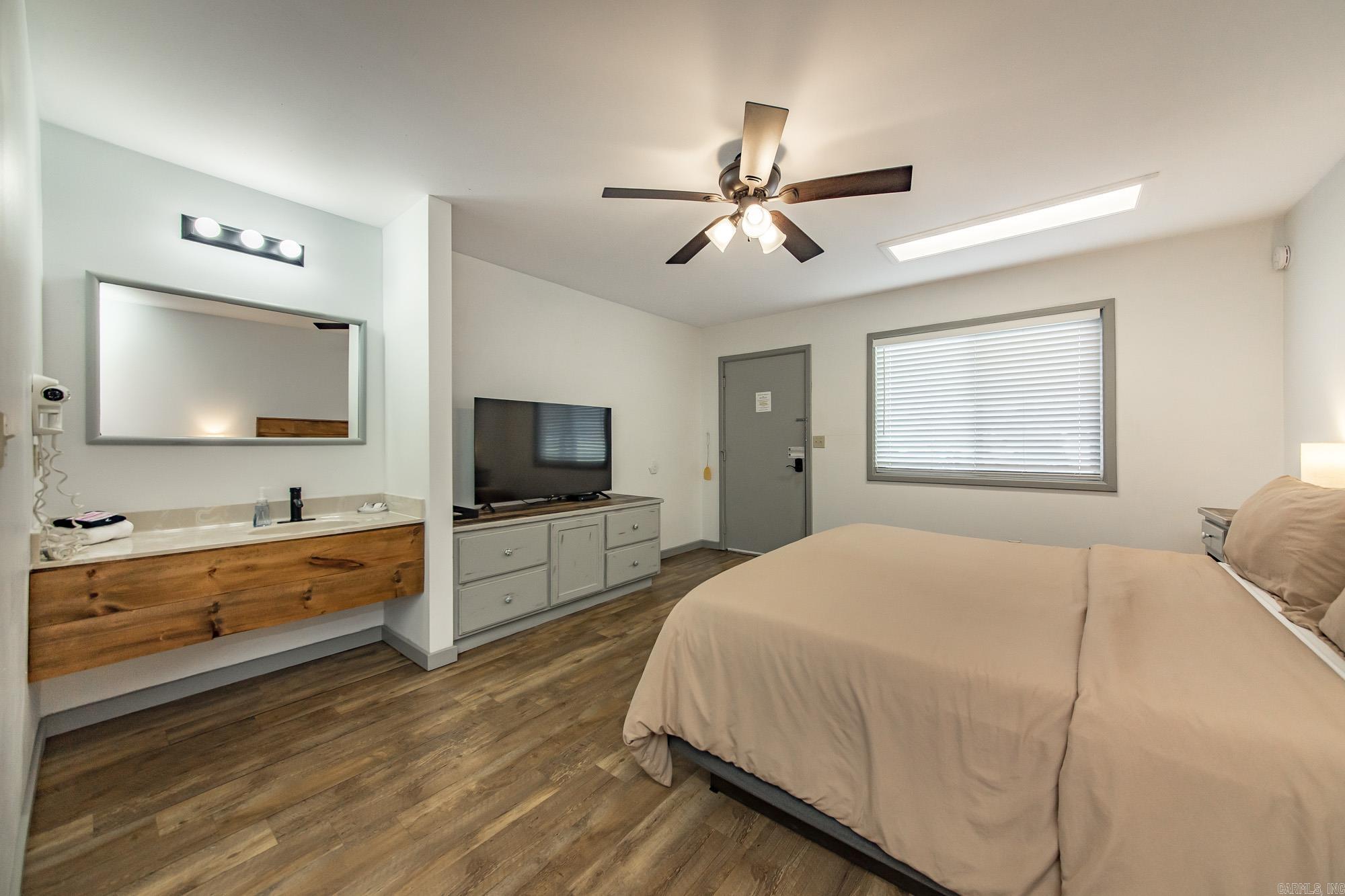 Metes & Bounds - Commercial Sale