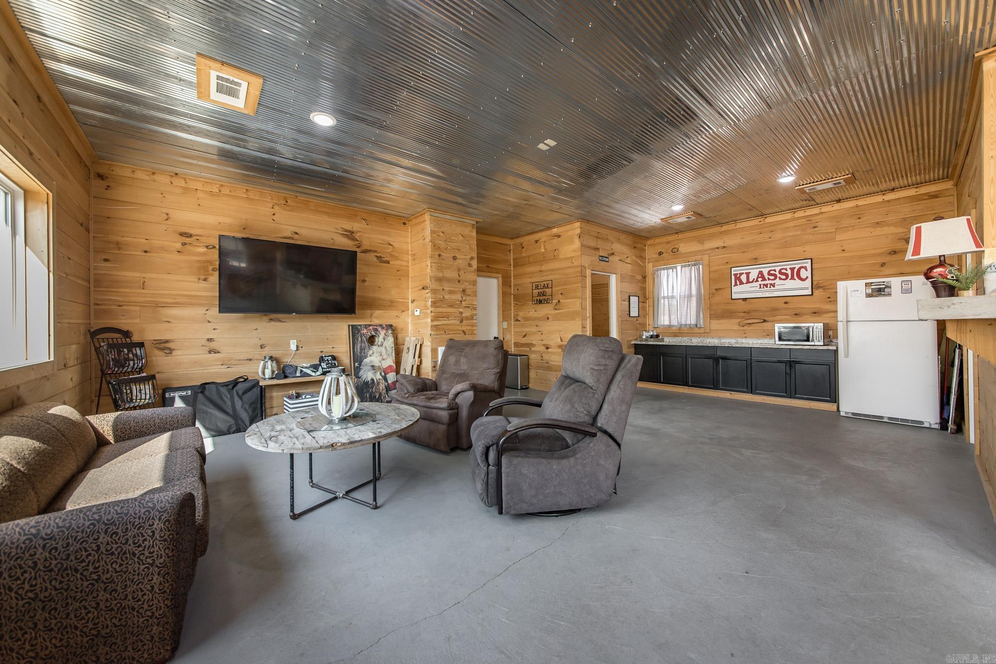 Metes & Bounds - Commercial Sale