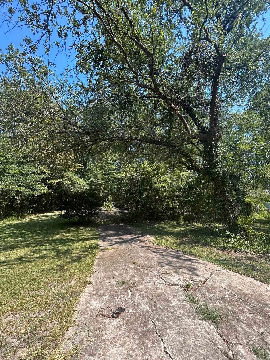 Build your dream home on this .781 acre lot in a desirable El Dorado location! Utilities are nearby, making the site a great opportunity for new construction!