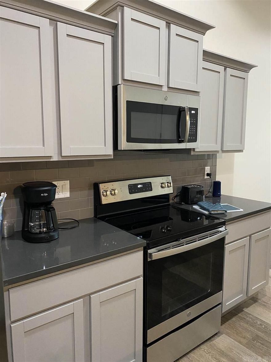 Fully furnished two bedroom two bathroom apartment located in the heart of downtown Benton. Minimum of a 3 month lease. Great space for corporate rental, traveling nurse or if you're in between living situations. Located over restaurants that are open until 10pm.