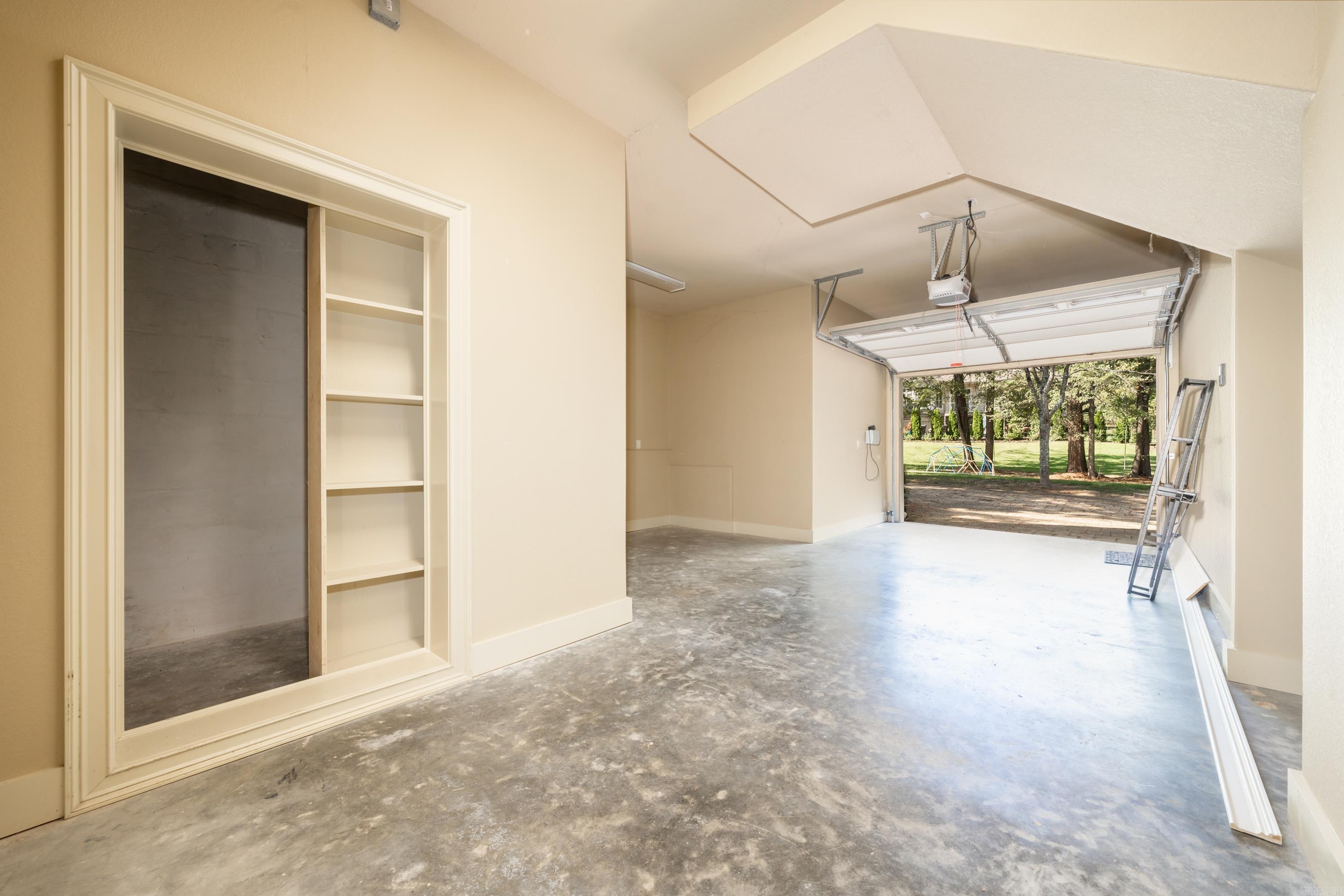 LOTUS VALLEY - Residential