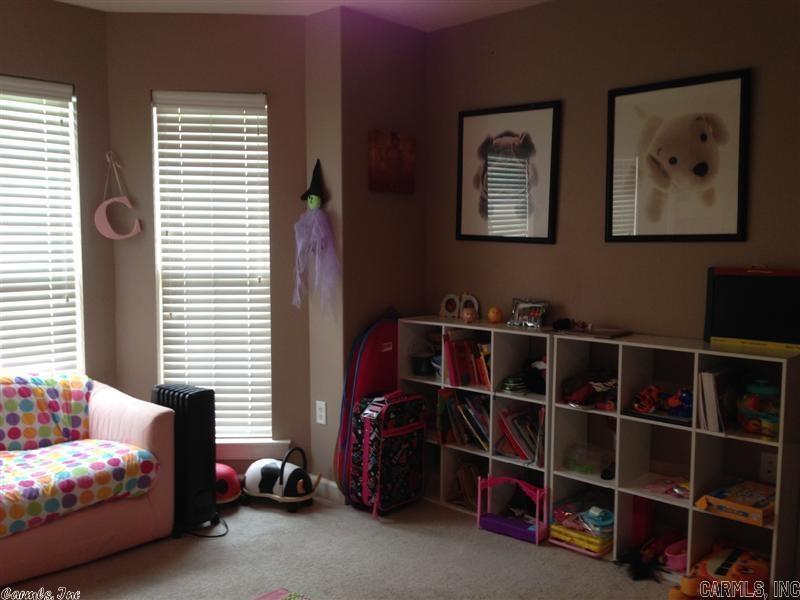 COUNTRY CLUB OF ARK THE - Residential Lease