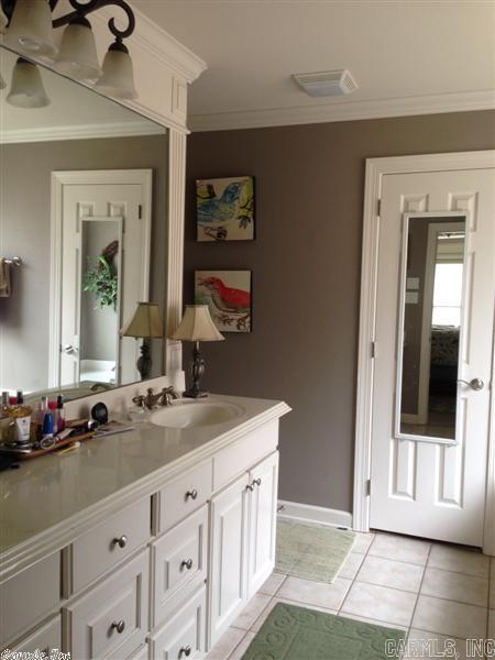 COUNTRY CLUB OF ARK THE - Residential Lease