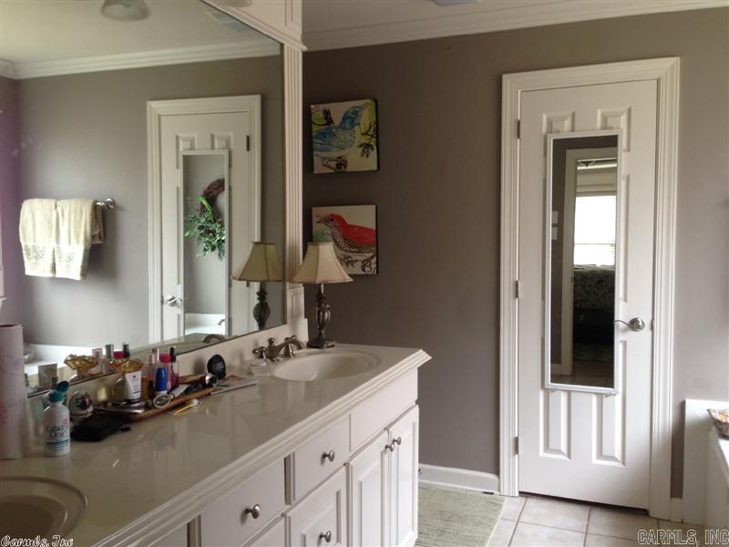 COUNTRY CLUB OF ARK THE - Residential Lease