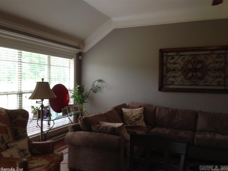 COUNTRY CLUB OF ARK THE - Residential Lease