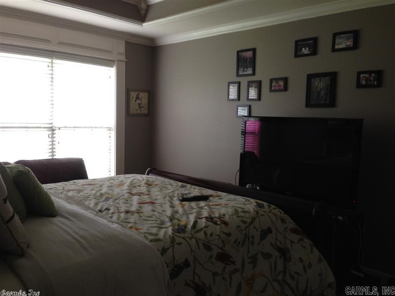 COUNTRY CLUB OF ARK THE - Residential Lease