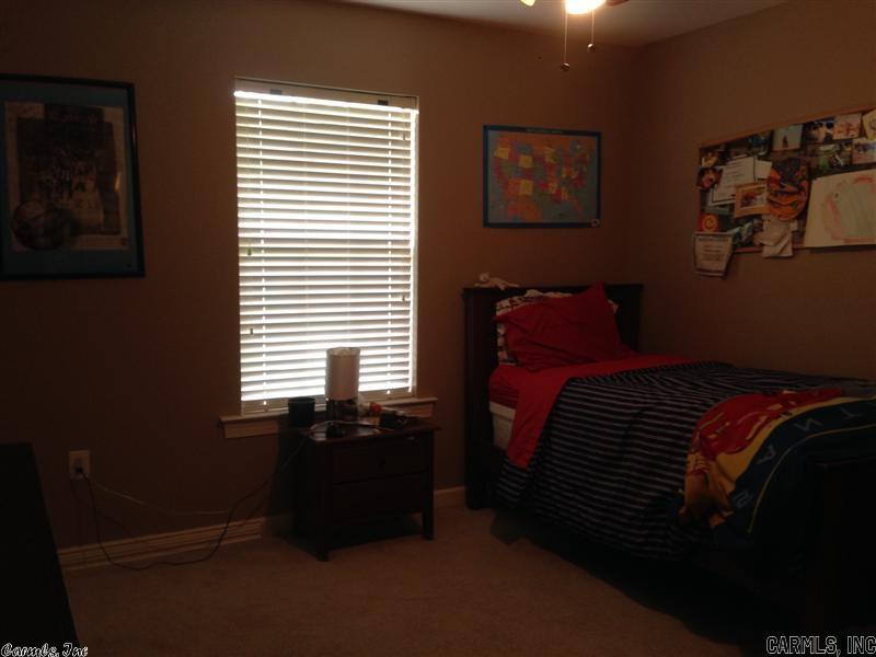 COUNTRY CLUB OF ARK THE - Residential Lease