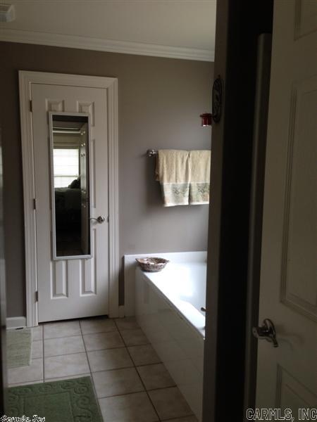 COUNTRY CLUB OF ARK THE - Residential Lease