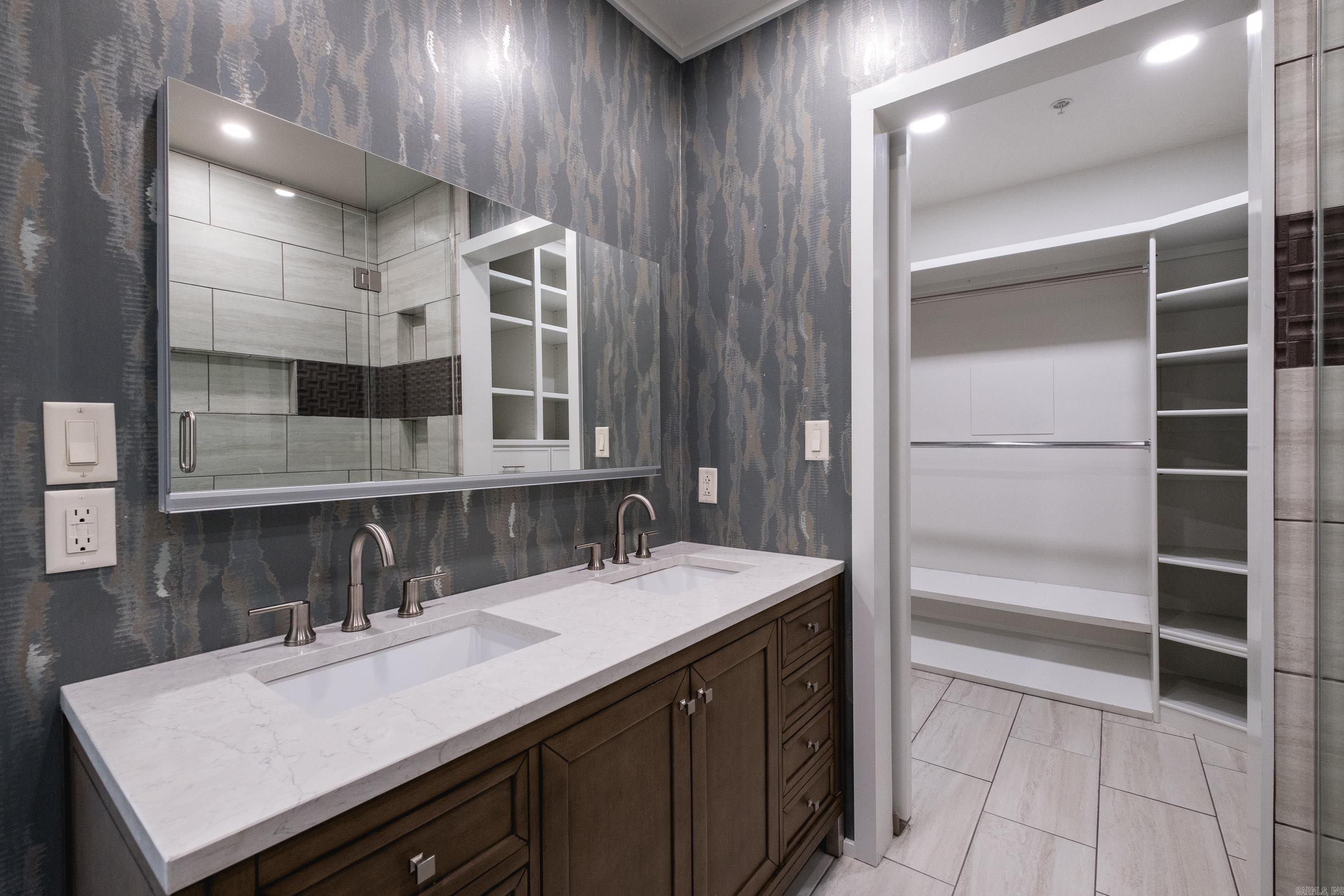 300 THIRD HPR - Residential