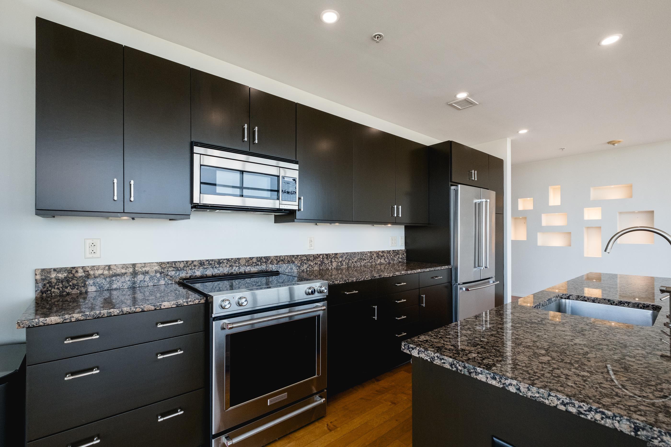 300 THIRD HPR - Residential