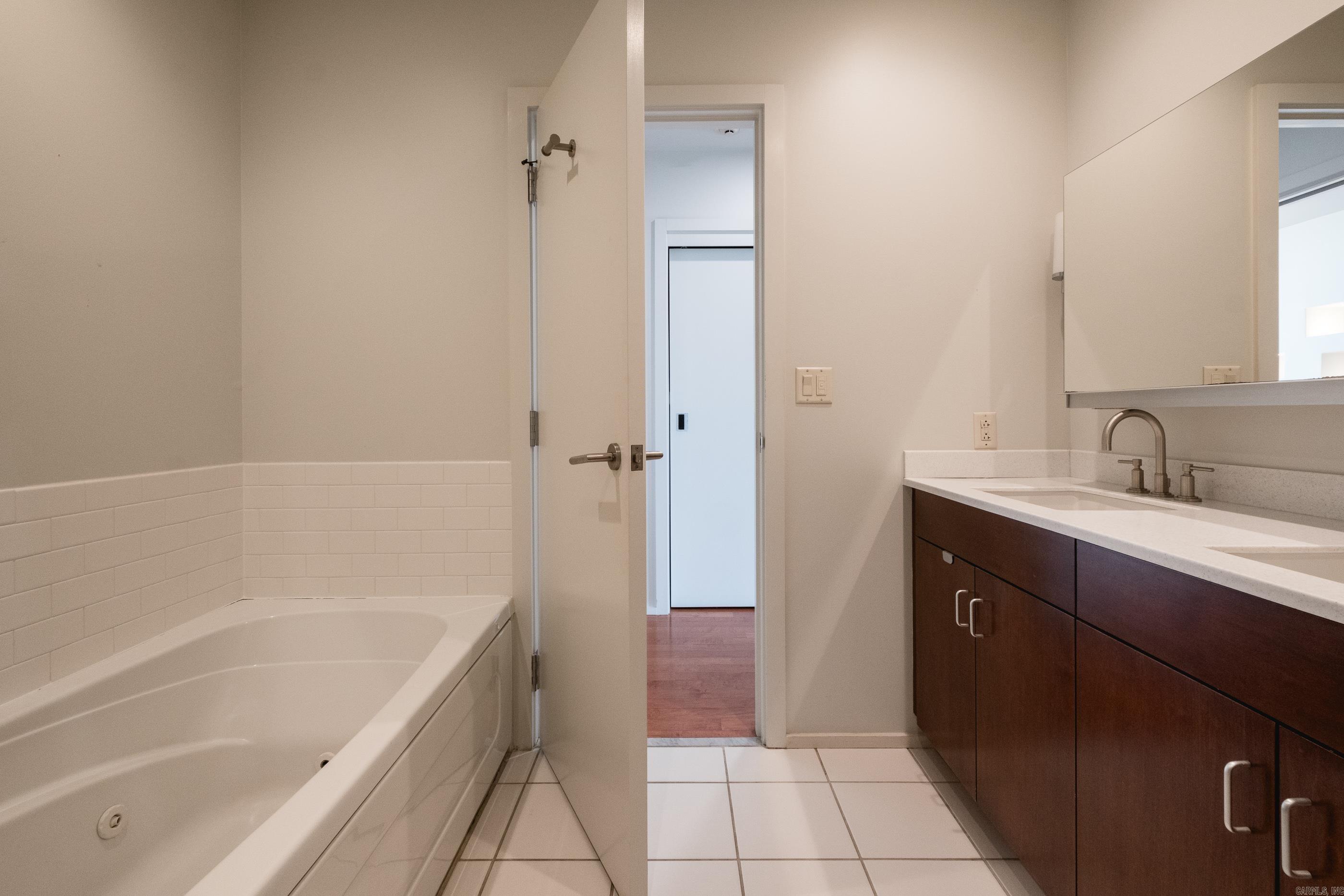 300 THIRD HPR - Residential