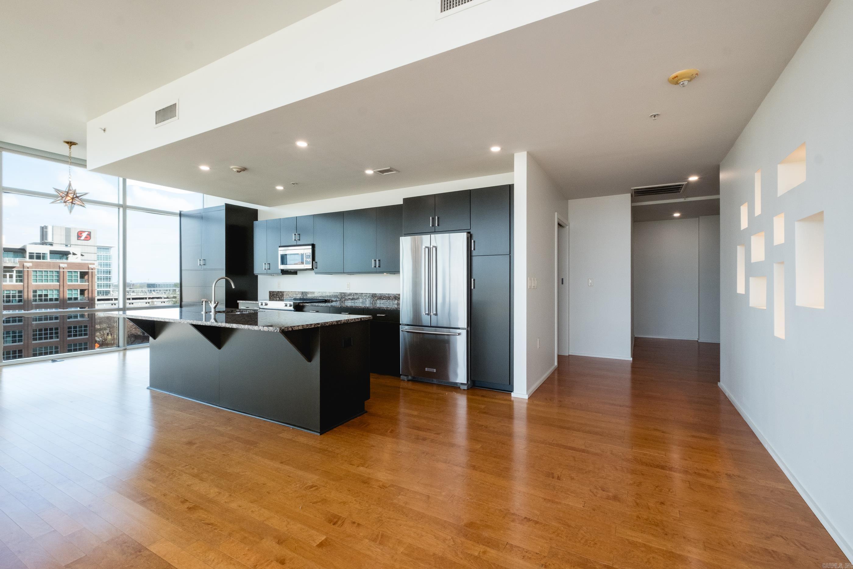 300 THIRD HPR - Residential