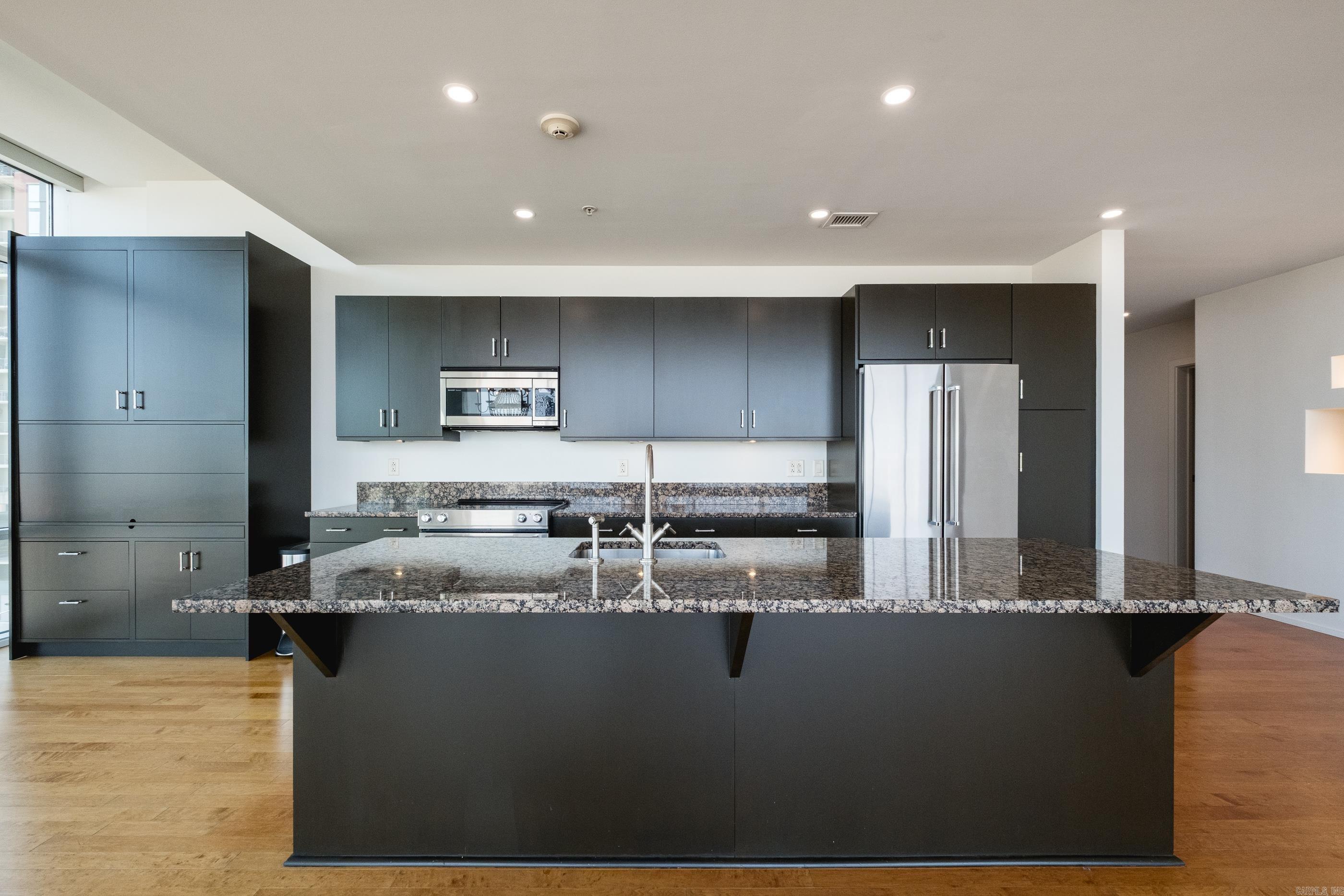 300 THIRD HPR - Residential