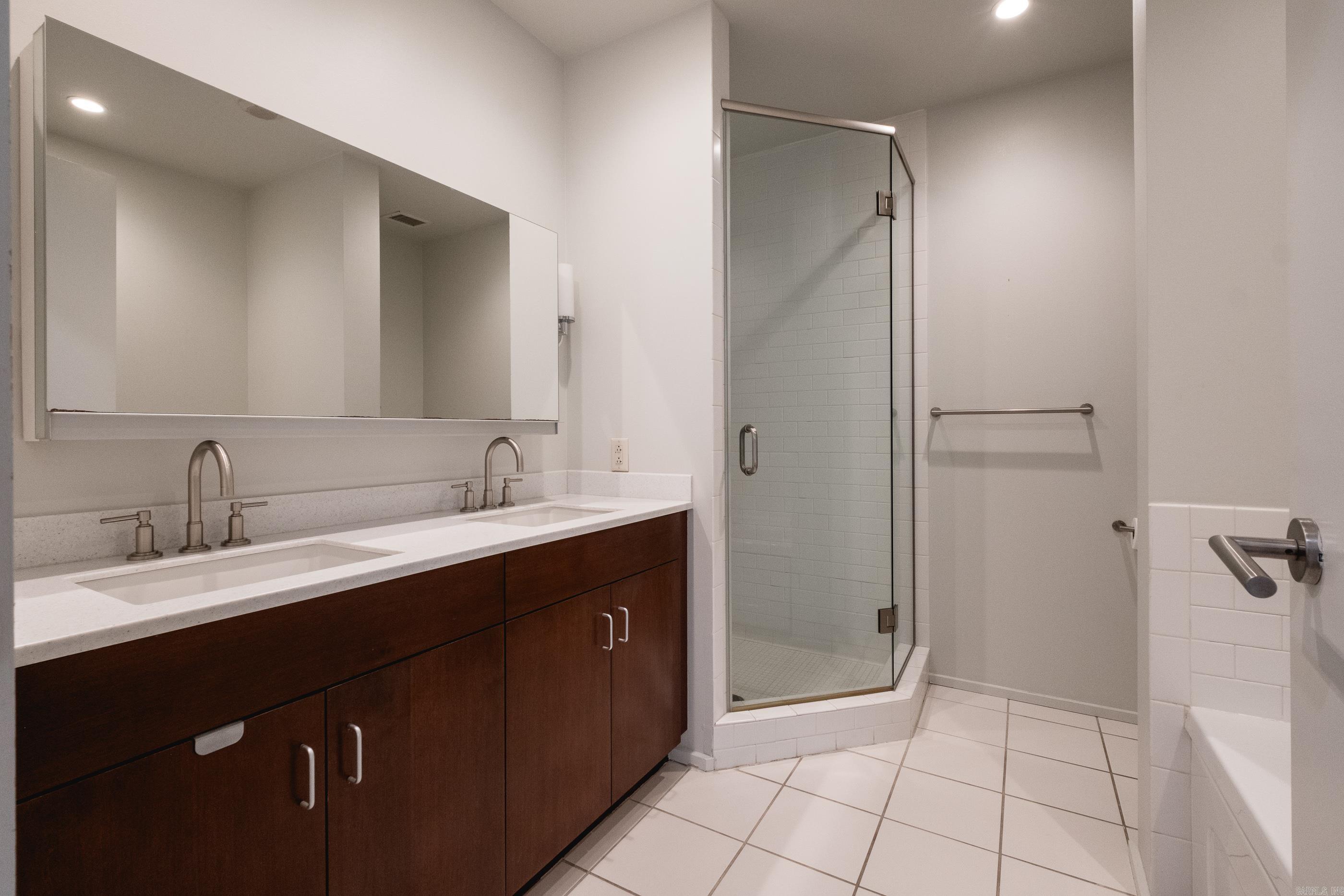 300 THIRD HPR - Residential