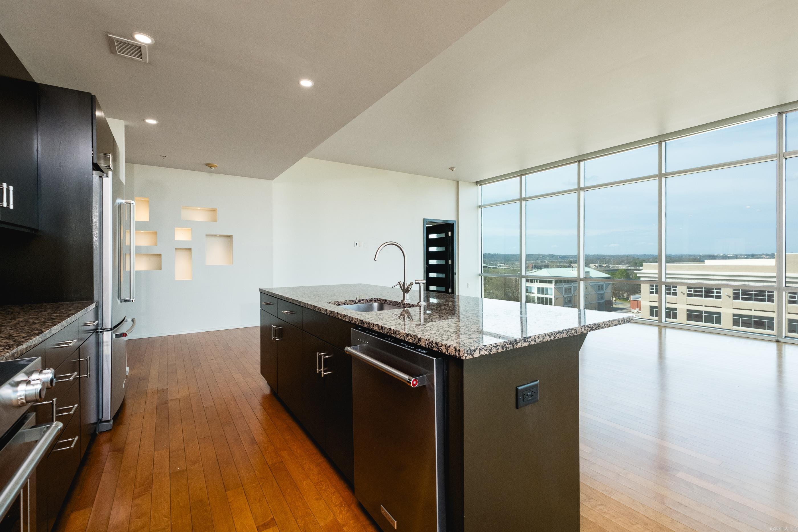 300 THIRD HPR - Residential