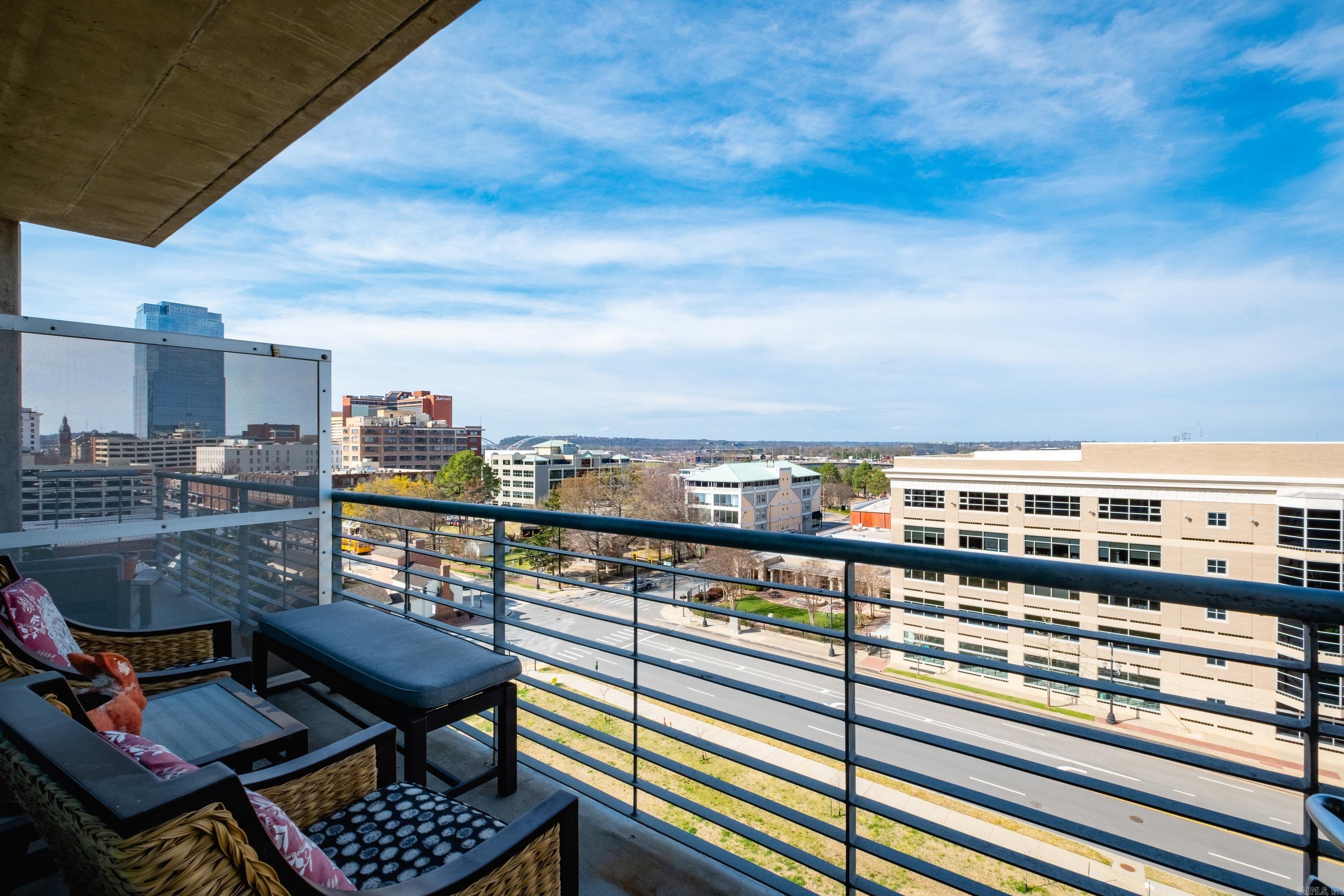 300 THIRD HPR - Residential