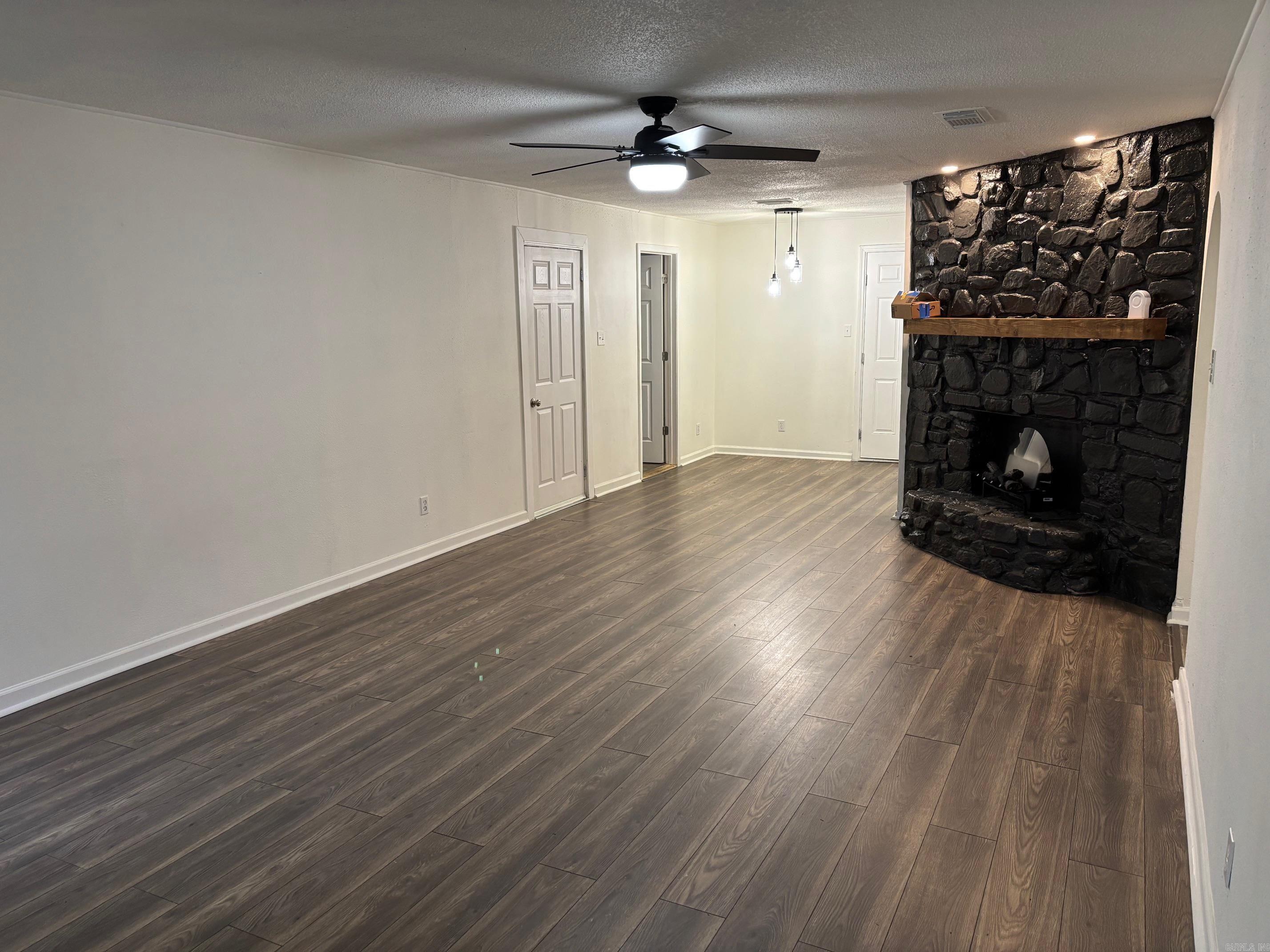 Twin Lakes - Residential Lease