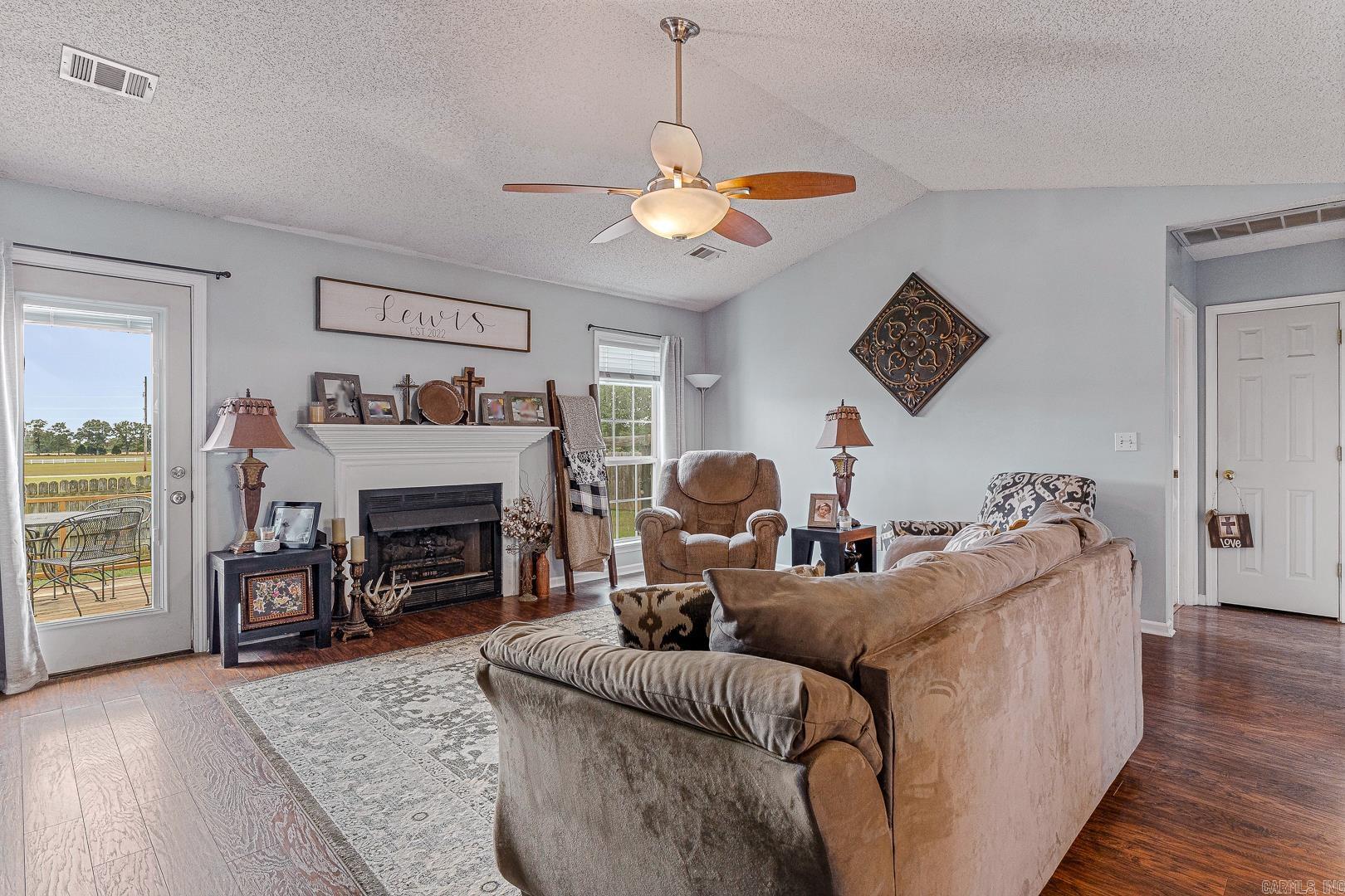 WINDSOR LANDING - Residential