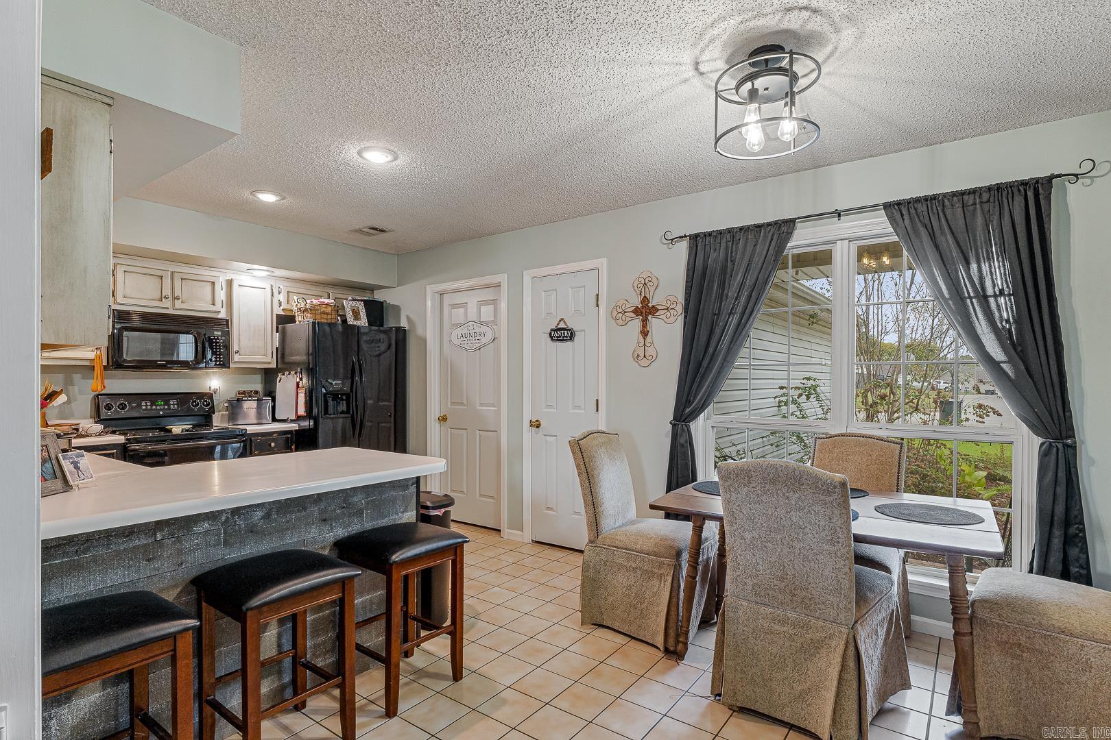 WINDSOR LANDING - Residential