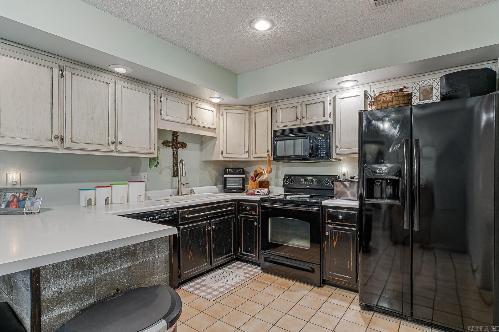 WINDSOR LANDING - Residential