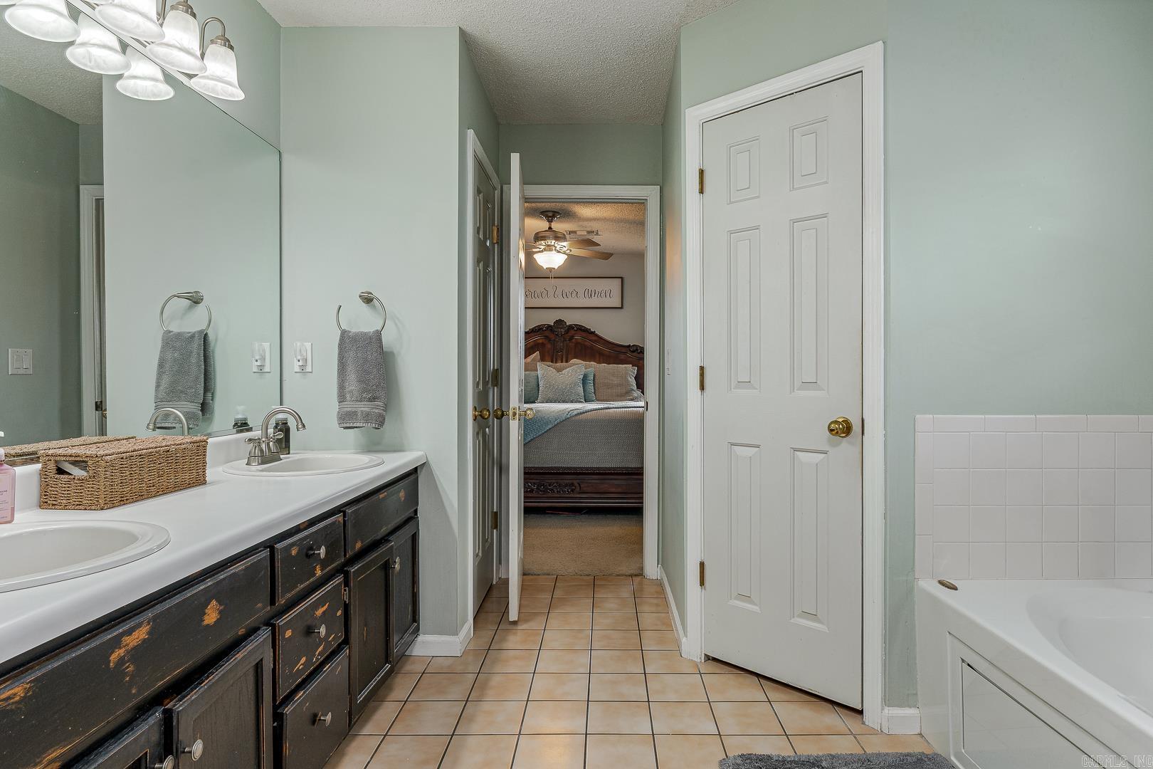 WINDSOR LANDING - Residential