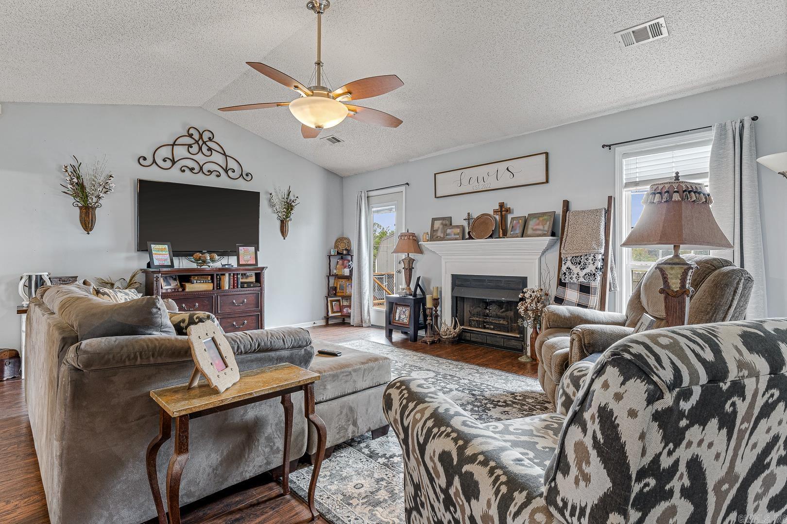 WINDSOR LANDING - Residential