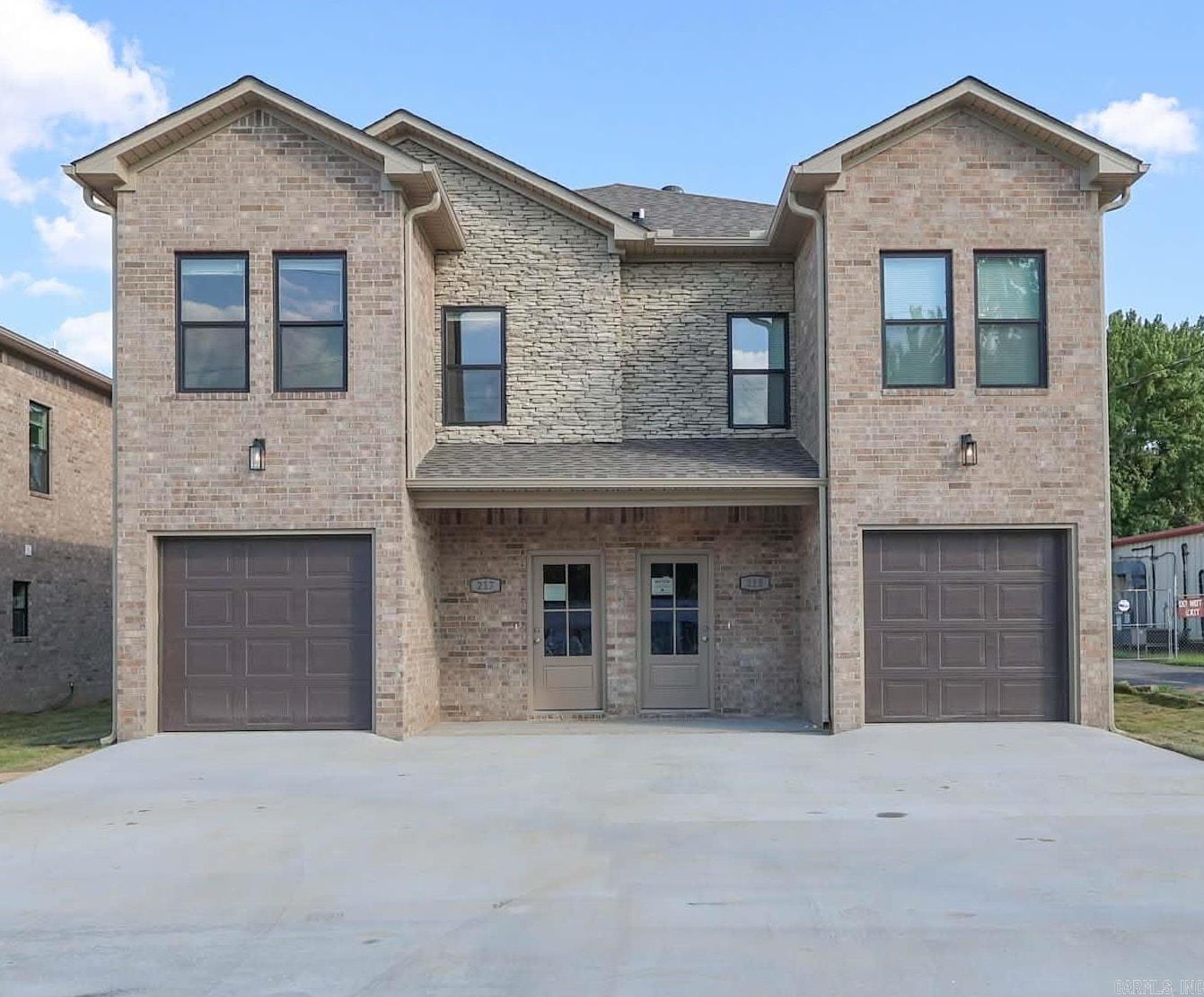 THE WRIGLEY PLACE ADDITION LOT 1 - Residential Income