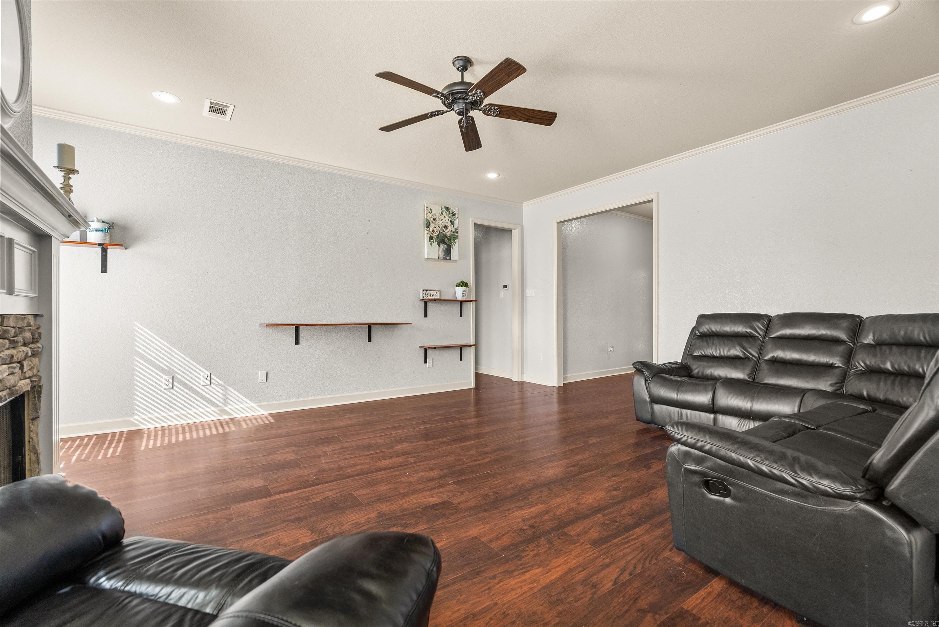 KESSINGER PLACE - Residential