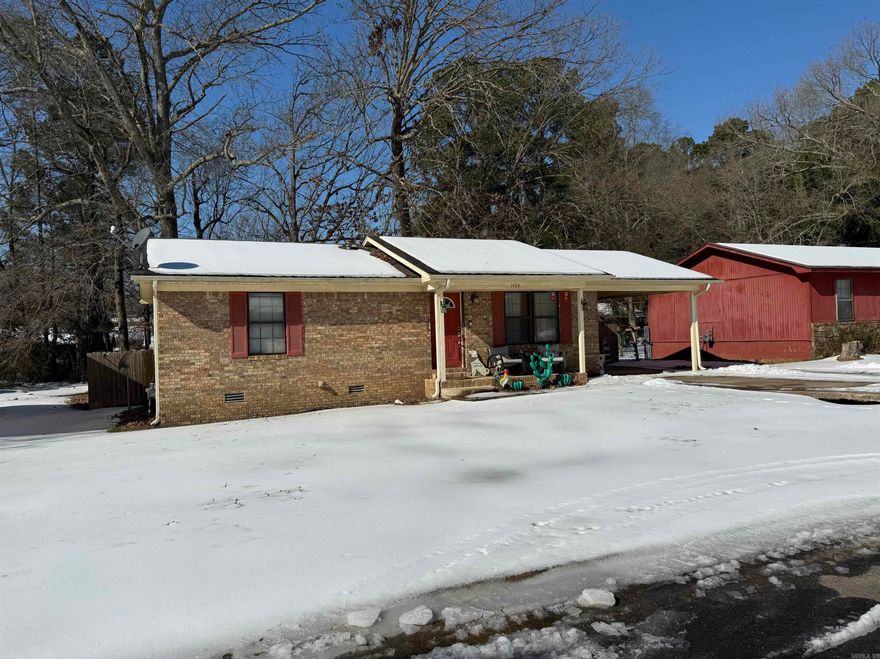 Welcome home to this beautifully updated 2-bedroom, 1-bath gem nestled in a quiet, safe Malvern neighborhood. This 999 sqft home was fully renovated just one year ago, featuring an updated kitchen and bathroom with high-end appliances that all convey with the property—making this home truly move-in ready. Enjoy a large, fully fenced backyard perfect for pets, entertaining, or relaxing evenings at home. Located just blocks from Malvern Public Schools and less than a mile from Baptist Health Medical Center, convenience is at your doorstep. You’ll also love being minutes from downtown Malvern’s charming storefronts and coffee shop, with quick and easy access to Interstate 30. Modern updates, an ideal location, and a peaceful setting—this home checks all the boxes. Call me today for your private showing!