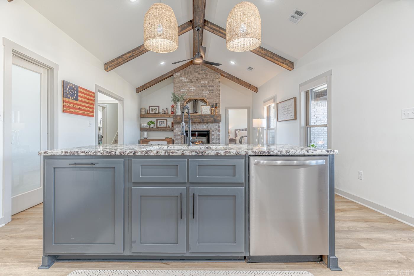 WHISPERING HILLS - Residential