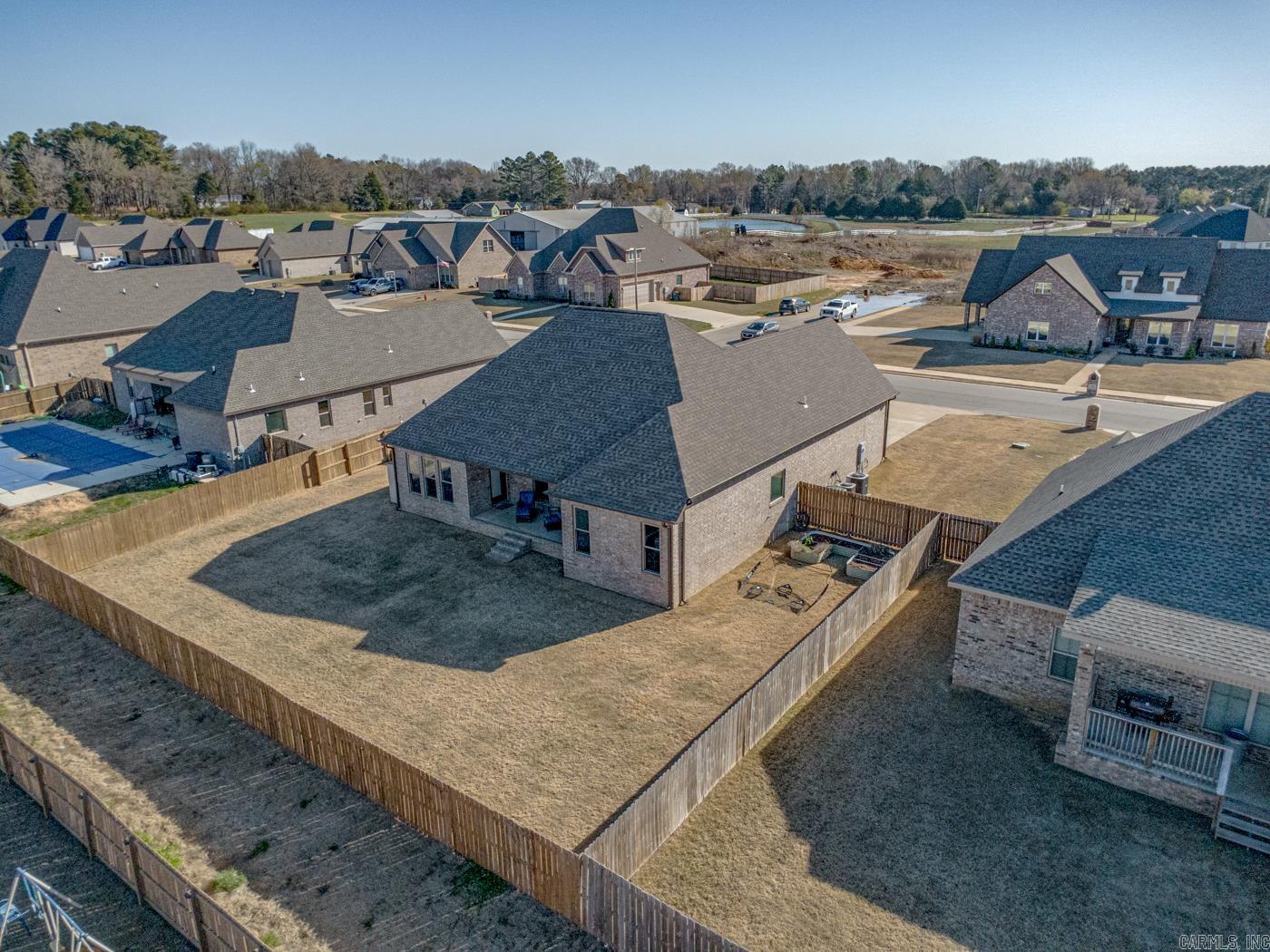 WHISPERING HILLS - Residential