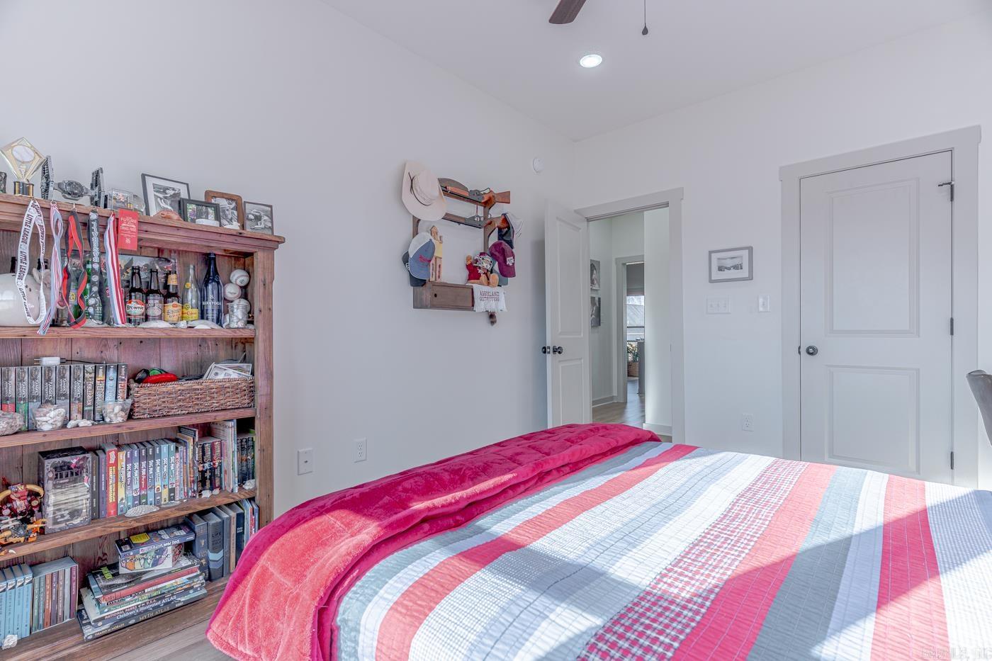 WHISPERING HILLS - Residential