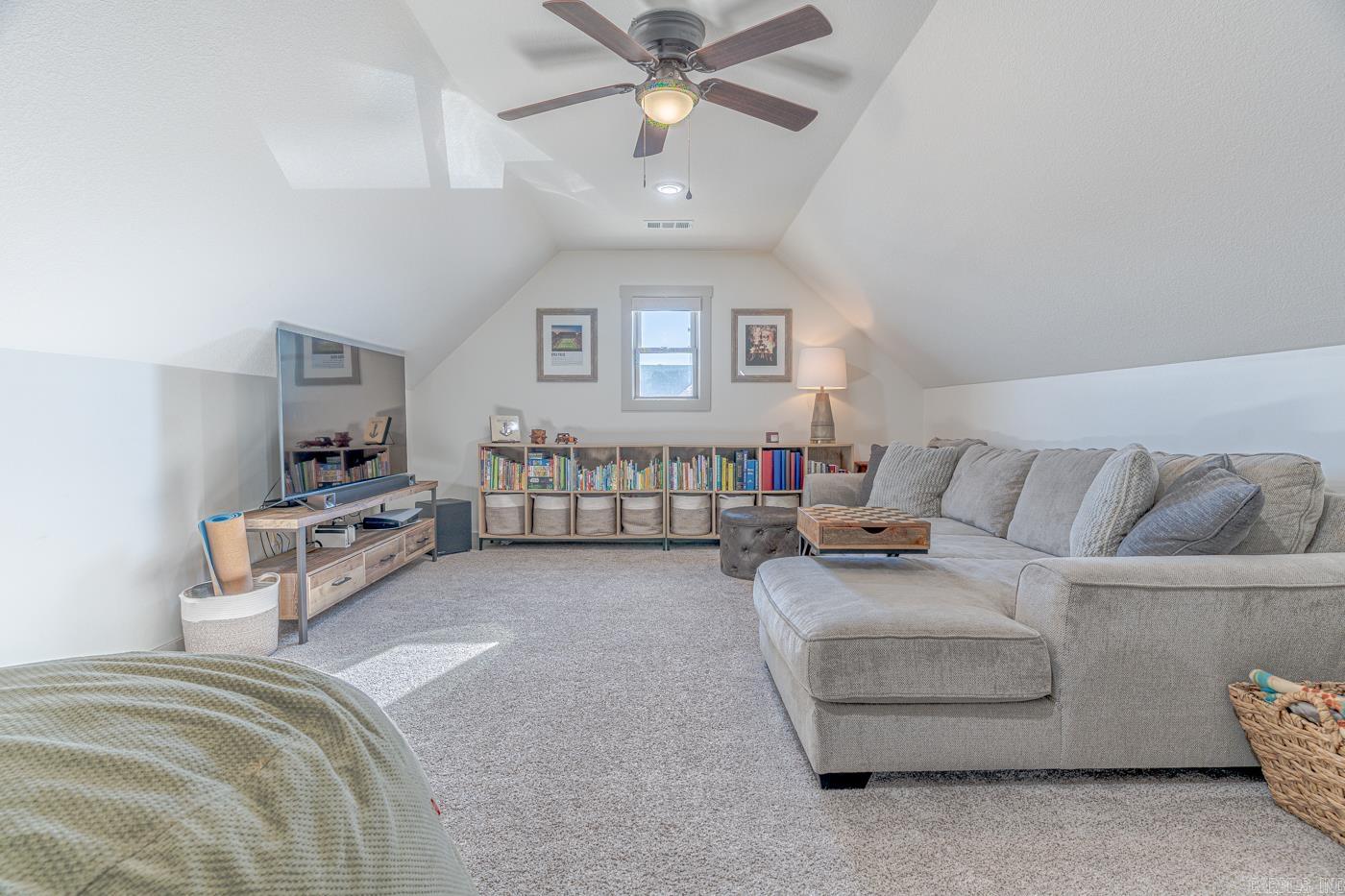 WHISPERING HILLS - Residential