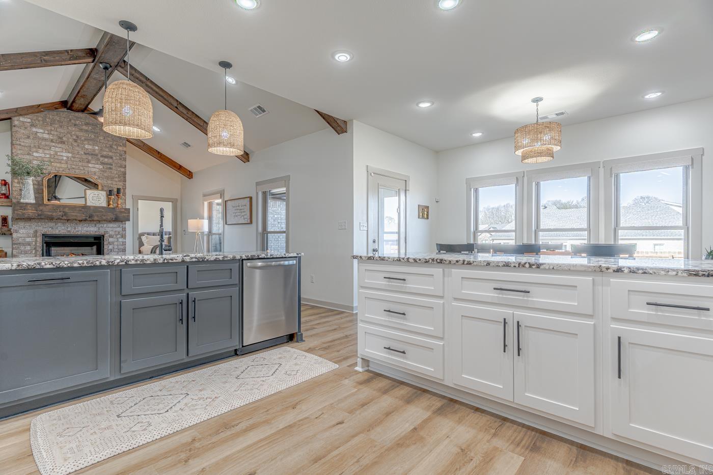 WHISPERING HILLS - Residential