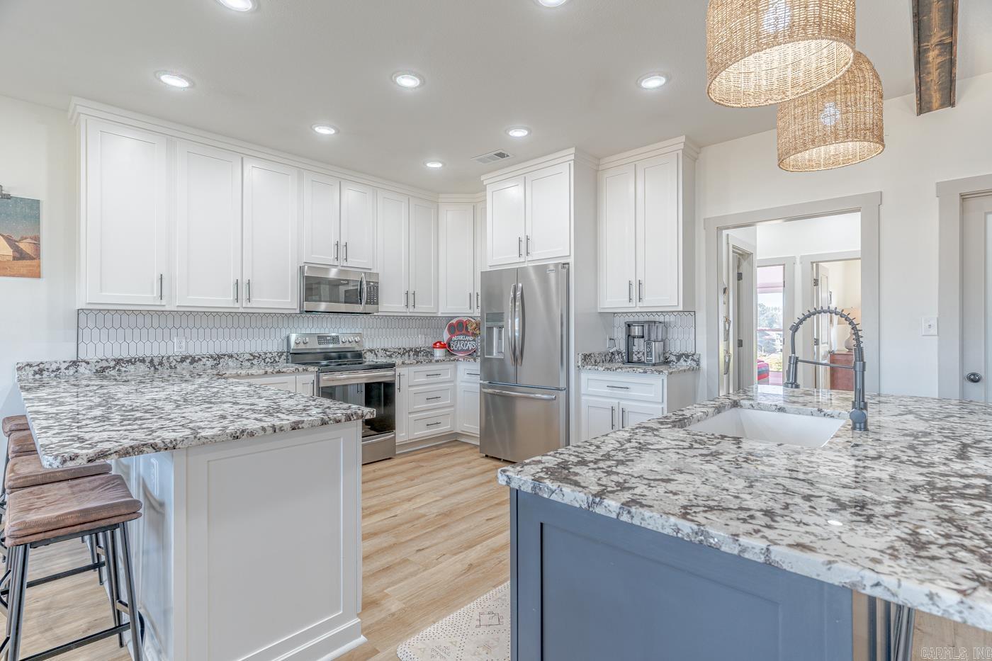 WHISPERING HILLS - Residential