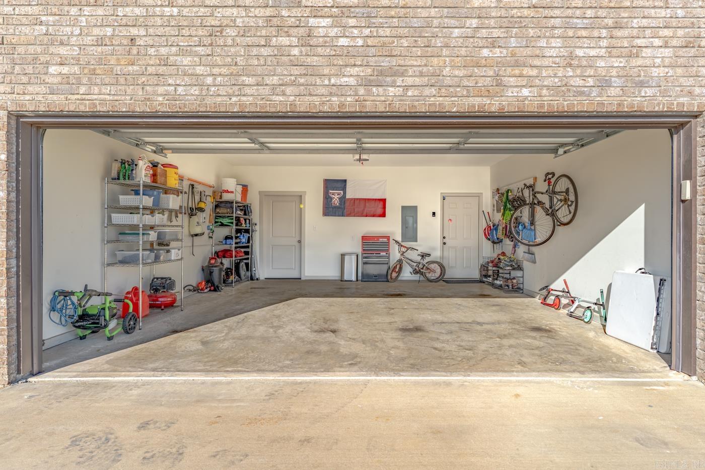 WHISPERING HILLS - Residential