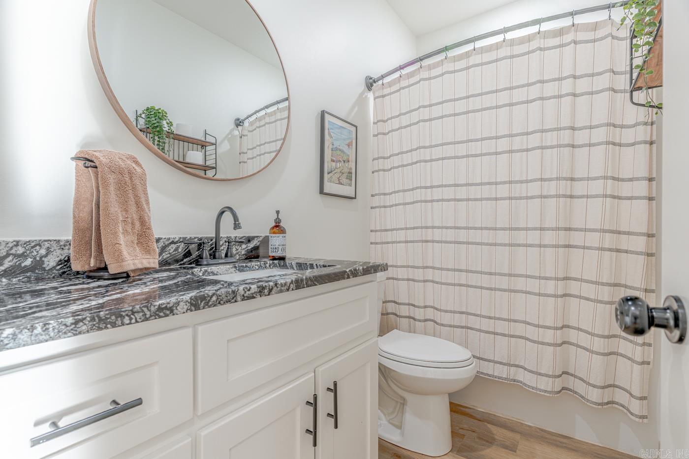 WHISPERING HILLS - Residential