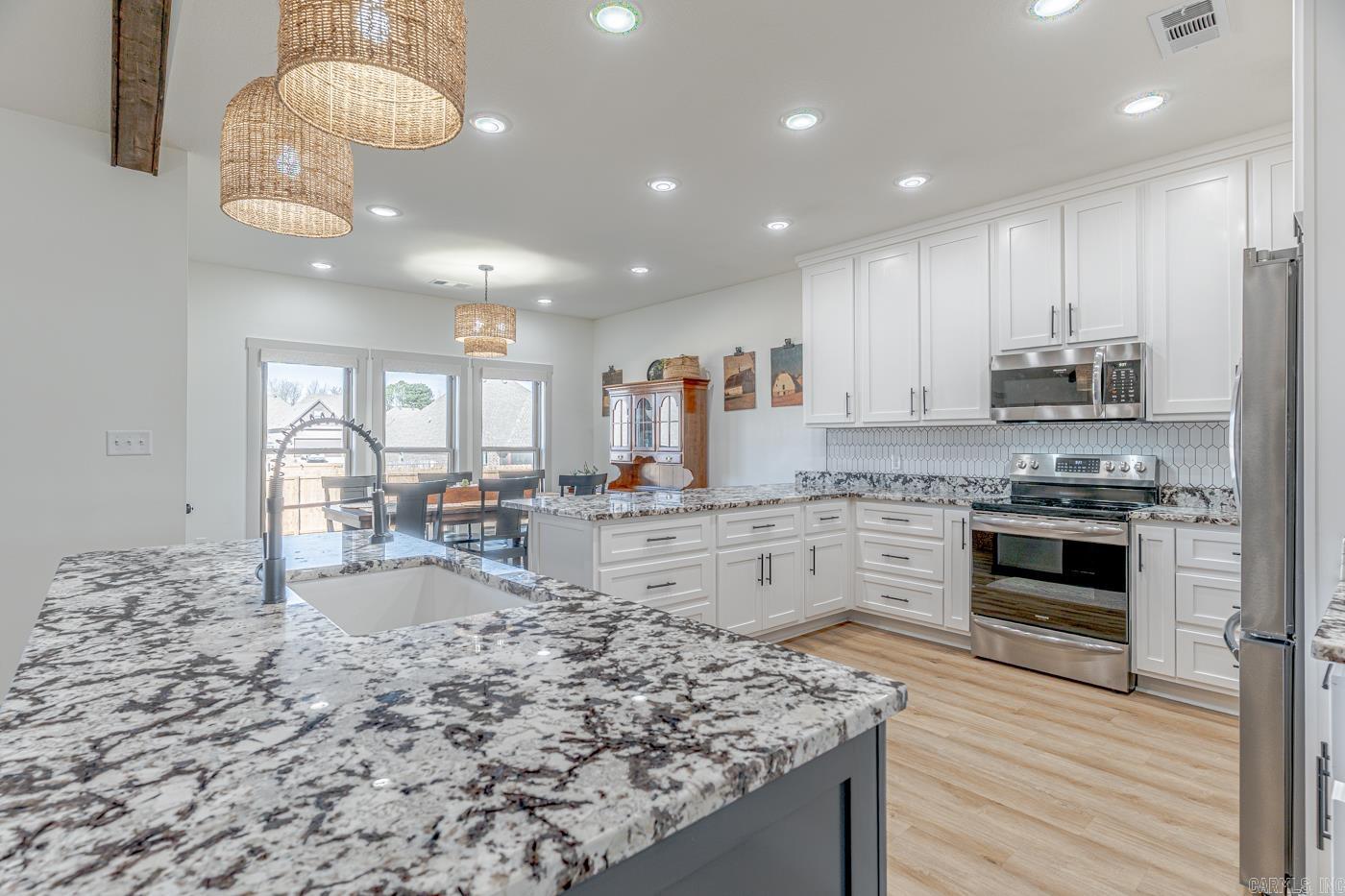 WHISPERING HILLS - Residential