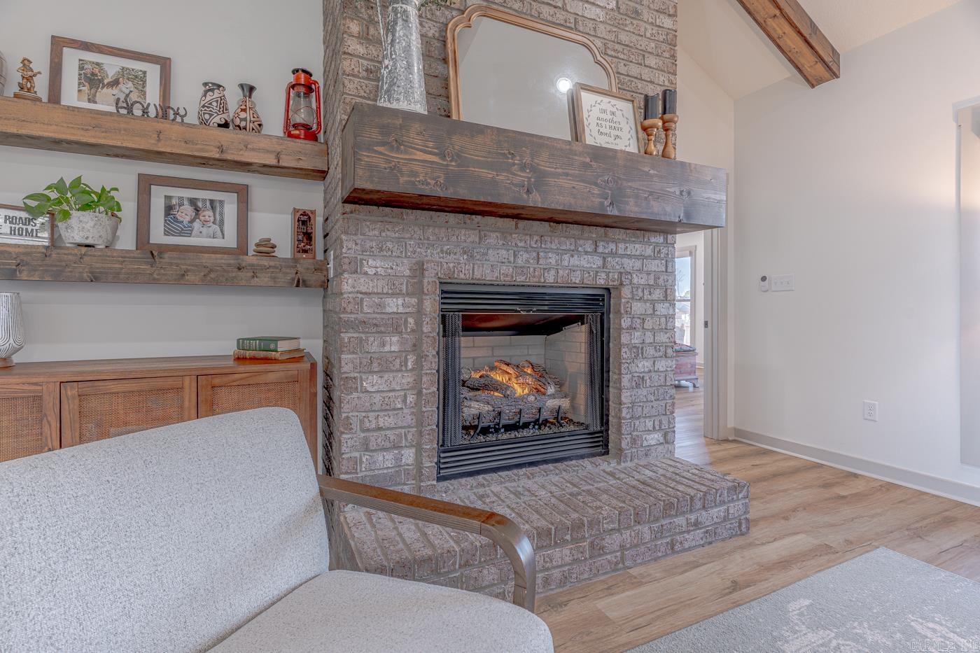 WHISPERING HILLS - Residential