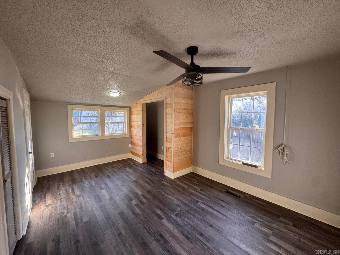 CHARLESTON - Residential