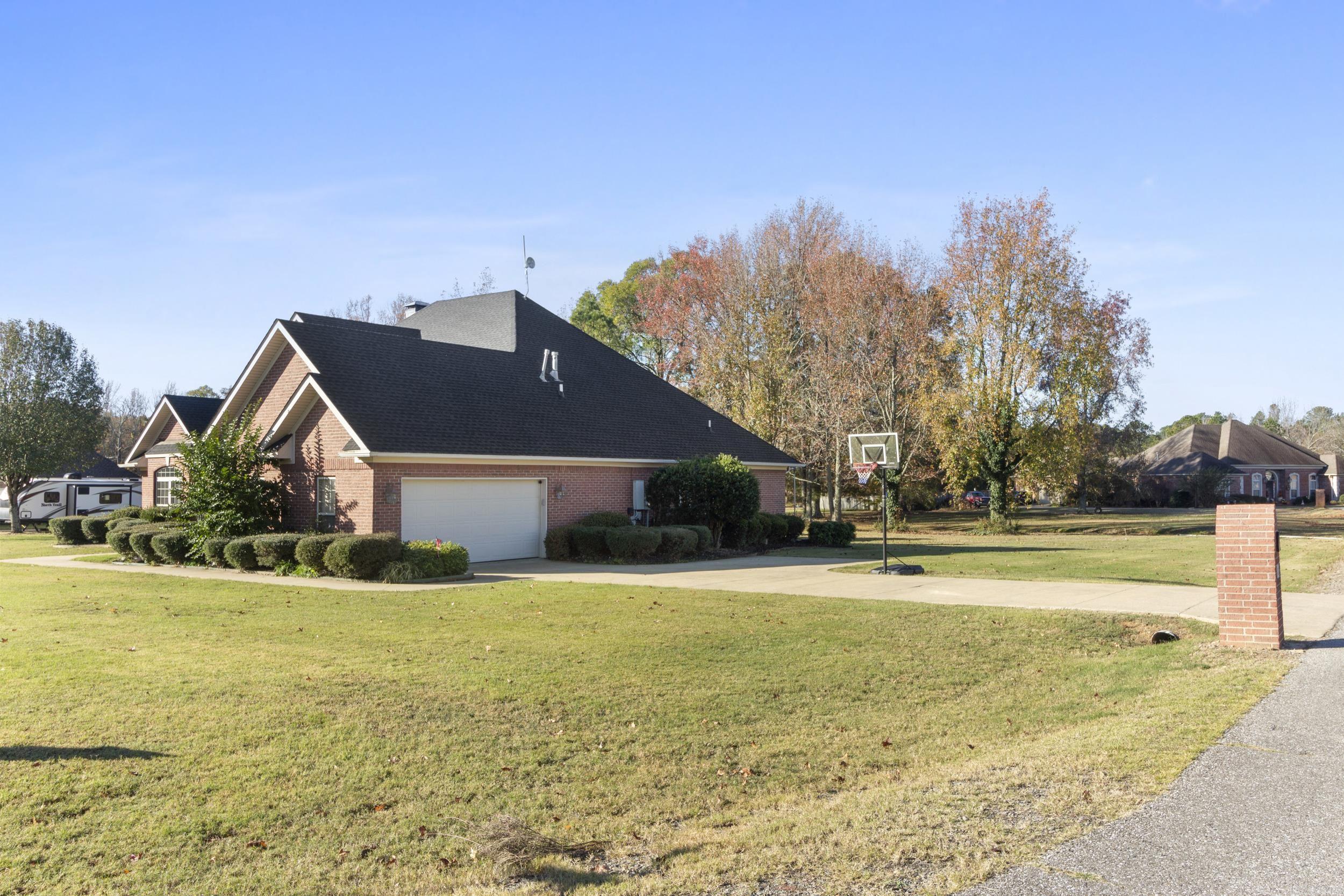 STONERIDGE ESTATES - Residential