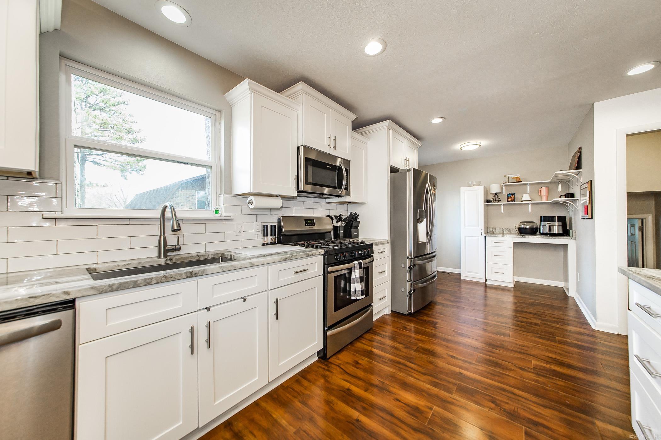 FOXWOOD J - Residential