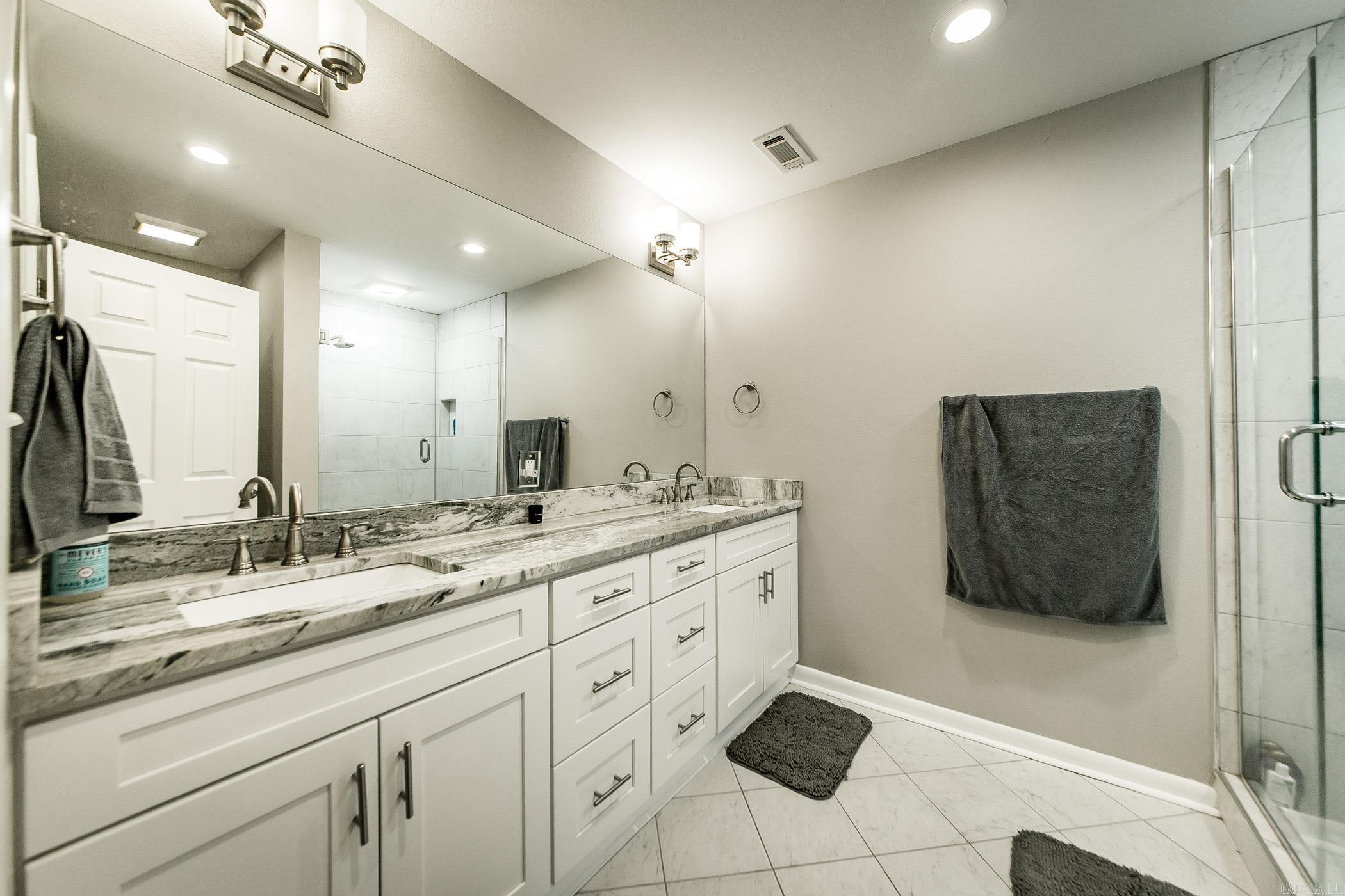 FOXWOOD J - Residential