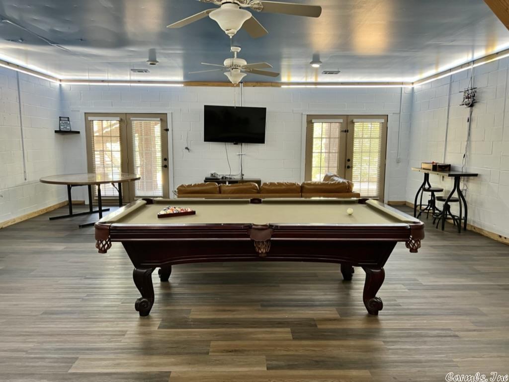 COWHIDE COVE HOME - Residential