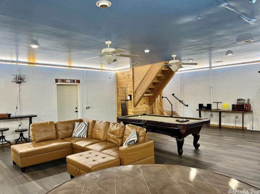 COWHIDE COVE HOME - Residential