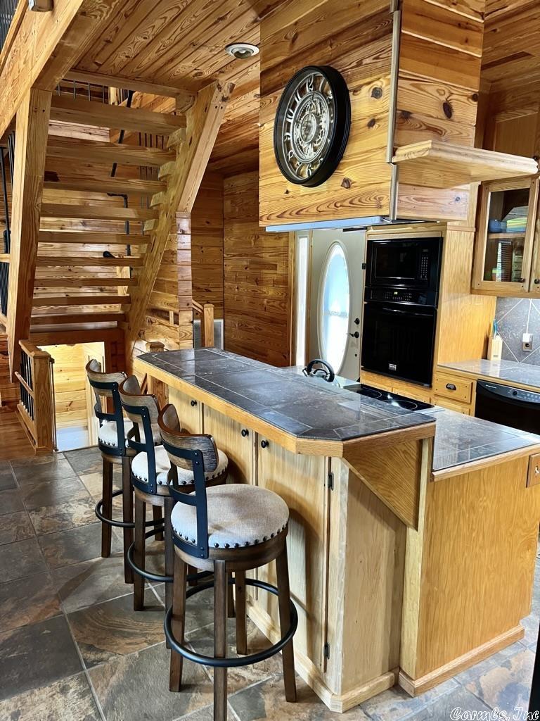 COWHIDE COVE HOME - Residential