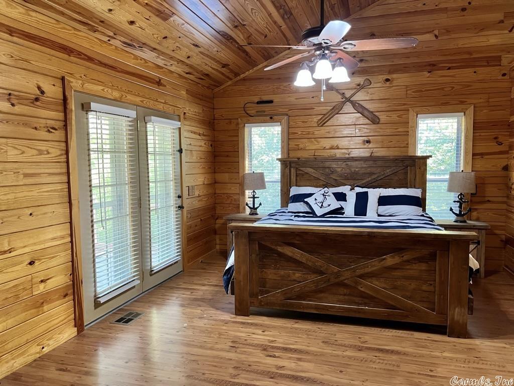 COWHIDE COVE HOME - Residential