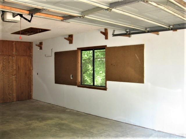 LAKEWOOD HILLS - Residential