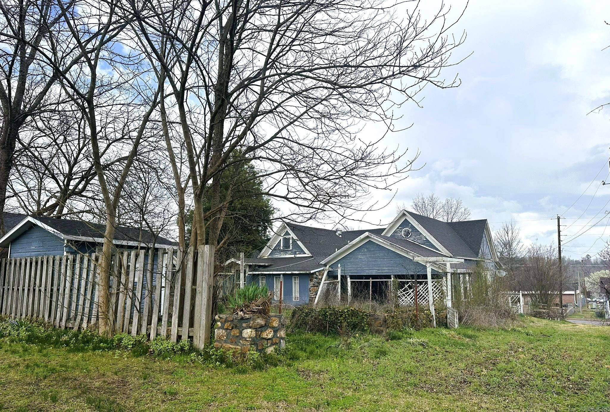 Mena Original - Residential